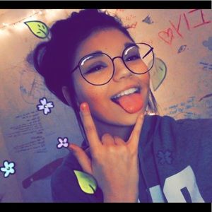 Meet your Posher, Shayna